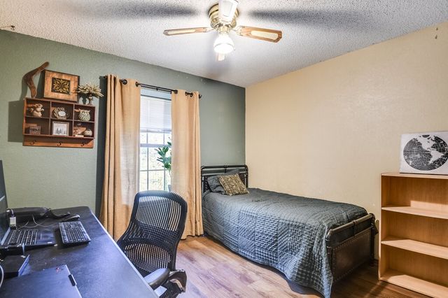 1090 Bells Chapel Road, Pecan Hill, TX 75165