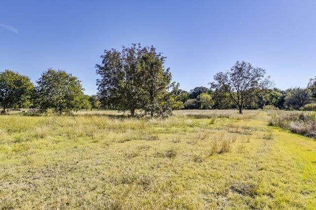 1090 Bells Chapel Road, Pecan Hill, TX 75165