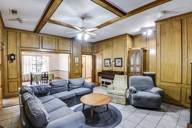 1090 Bells Chapel Road, Pecan Hill, TX 75165