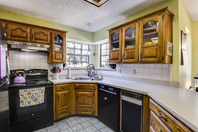 1090 Bells Chapel Road, Pecan Hill, TX 75165