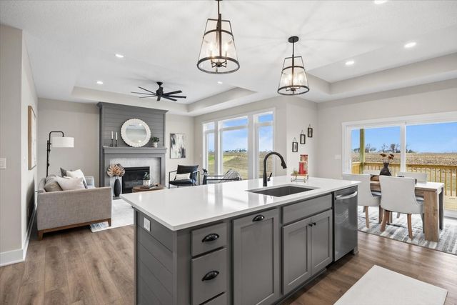 4642 180th Street, Urbandale, IA 50323