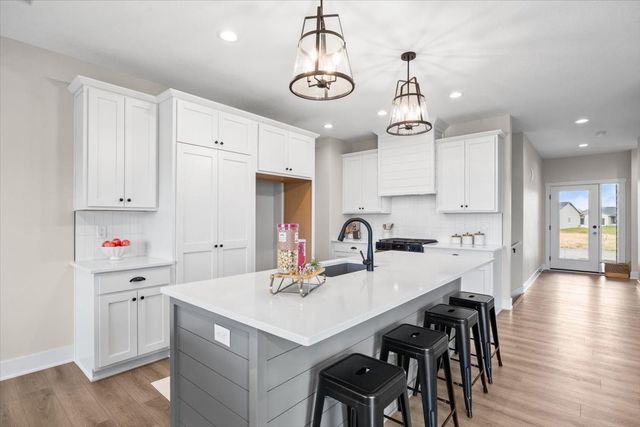 4642 180th Street, Urbandale, IA 50323