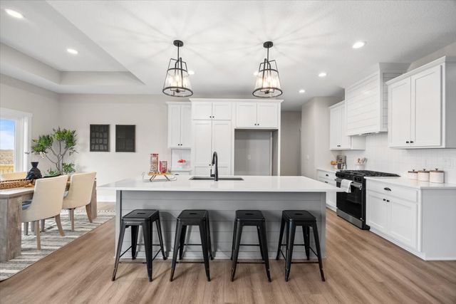 4642 180th Street, Urbandale, IA 50323