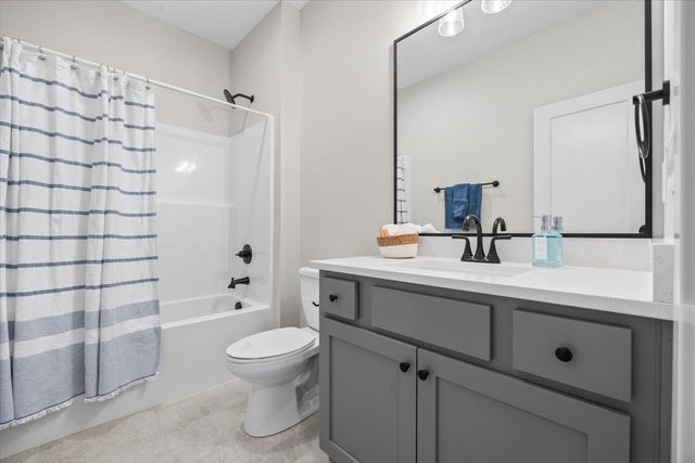 4642 180th Street, Urbandale, IA 50323