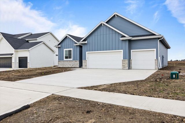 4642 180th Street, Urbandale, IA 50323