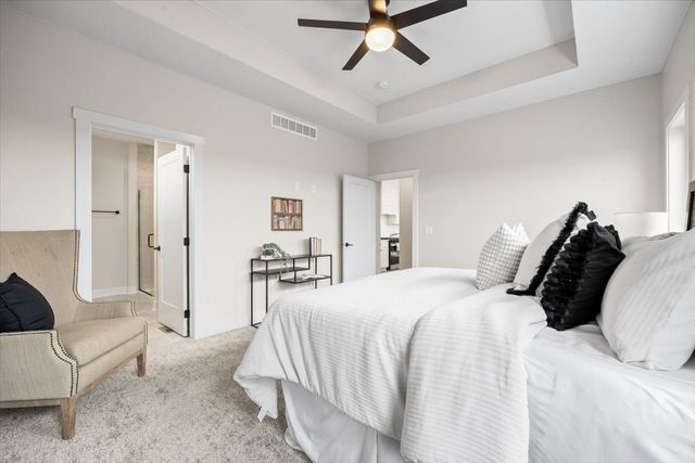 4642 180th Street, Urbandale, IA 50323