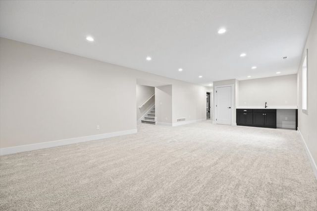 4642 180th Street, Urbandale, IA 50323