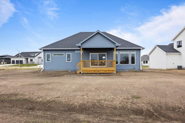 4642 180th Street, Urbandale, IA 50323