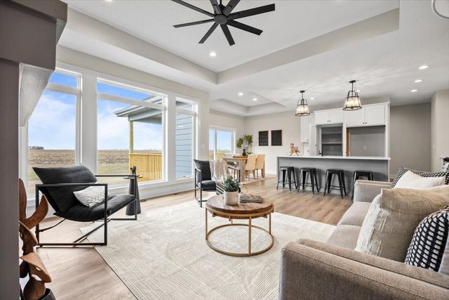 4642 180th Street, Urbandale, IA 50323