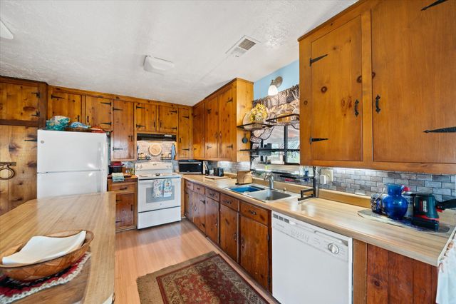 18750 Basler Road, Cottonwood, CA 96022