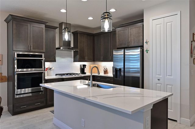 209 OKEEFFE CIRCLE, Bradenton, FL 34212
