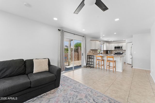 6650 E RHODES Street, Mesa, AZ 85215