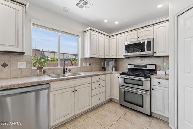 6650 E RHODES Street, Mesa, AZ 85215