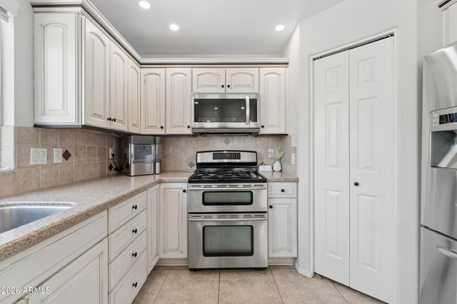 6650 E RHODES Street, Mesa, AZ 85215