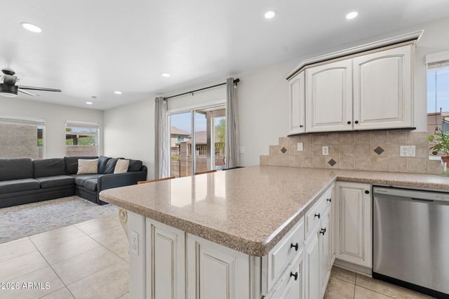 6650 E RHODES Street, Mesa, AZ 85215
