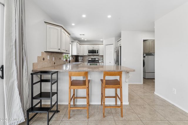 6650 E RHODES Street, Mesa, AZ 85215
