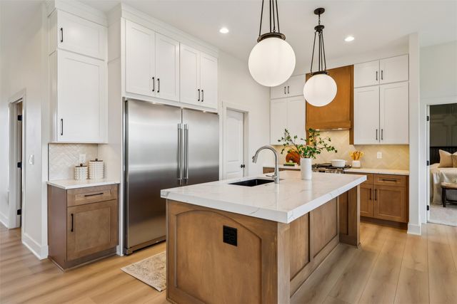 5300 175th Street, Urbandale, IA 50323