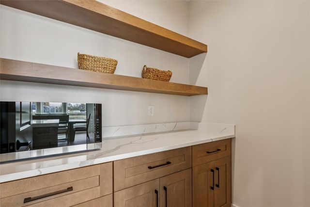 5300 175th Street, Urbandale, IA 50323