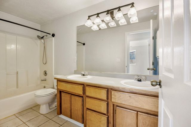 1165 Gate Park Drive, Central Point, OR 97502