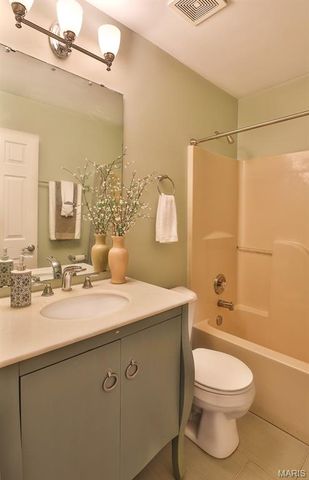 853 Crescent Ridge, Valley Park, MO 63088