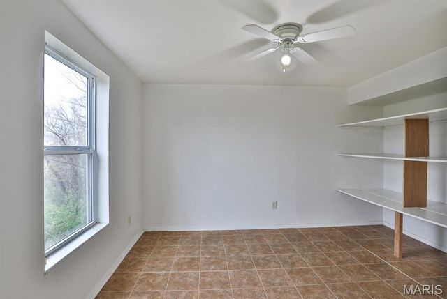 853 Crescent Ridge, Valley Park, MO 63088