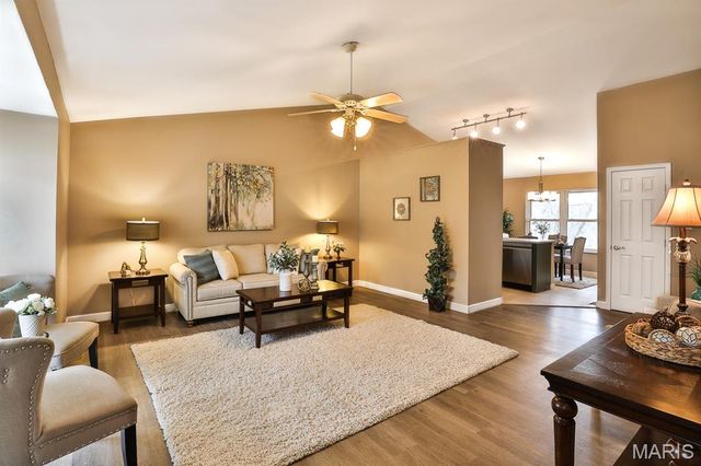 853 Crescent Ridge, Valley Park, MO 63088