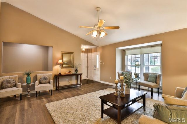 853 Crescent Ridge, Valley Park, MO 63088