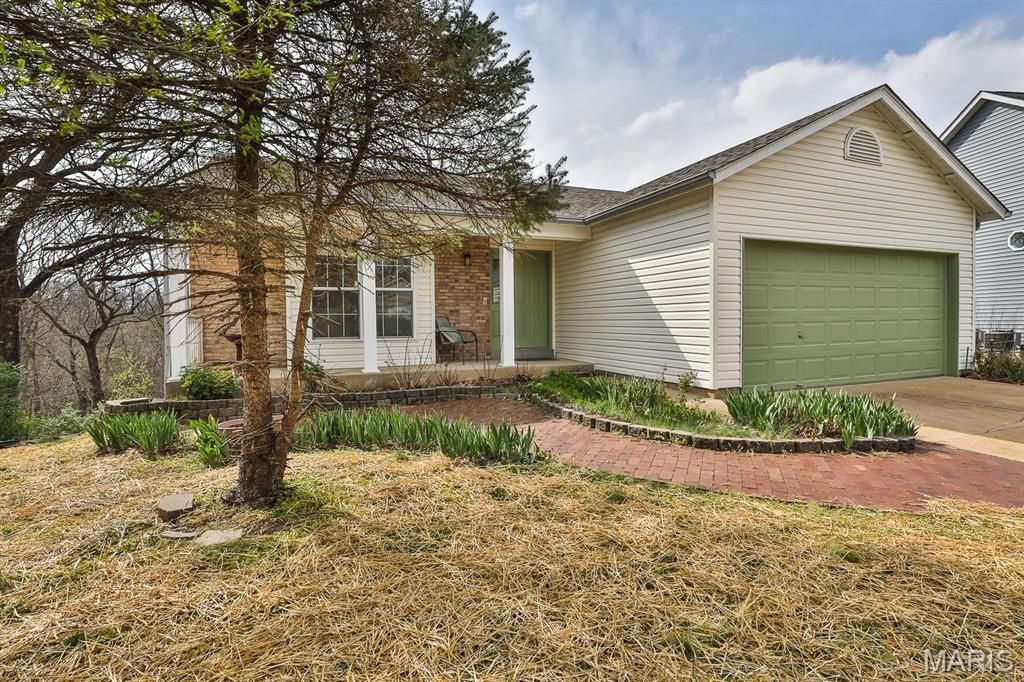 853 Crescent Ridge, Valley Park, MO 63088