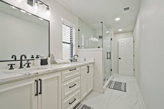 25519 Stormy Rock, San Antonio, TX 78255