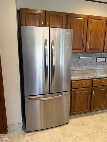 8901 Lincolncreek Circle, Indianapolis, IN 46234