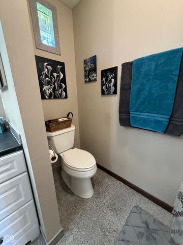 8901 Lincolncreek Circle, Indianapolis, IN 46234