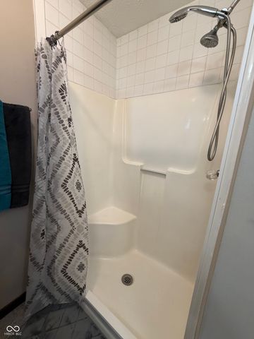 8901 Lincolncreek Circle, Indianapolis, IN 46234