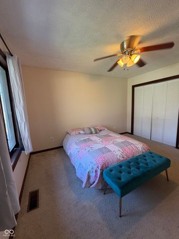 8901 Lincolncreek Circle, Indianapolis, IN 46234