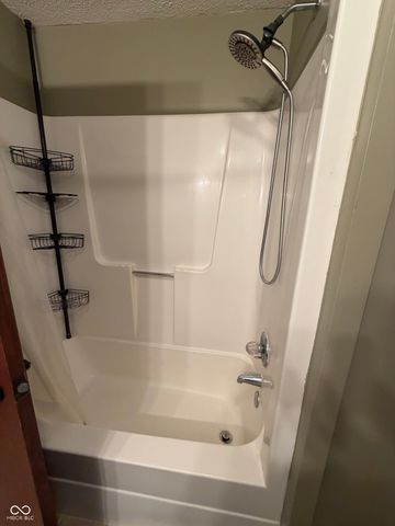 8901 Lincolncreek Circle, Indianapolis, IN 46234