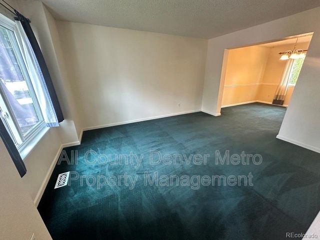 1427 Mcintosh Avenue, Broomfield, CO 80020