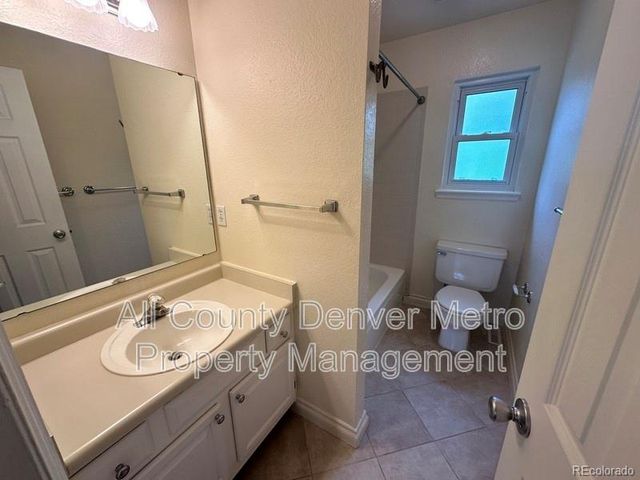 1427 Mcintosh Avenue, Broomfield, CO 80020