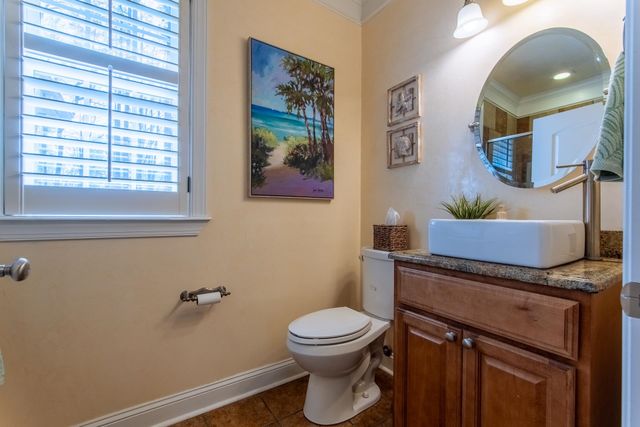 1240 POINT GRAND DR, Savannah, TN 38372