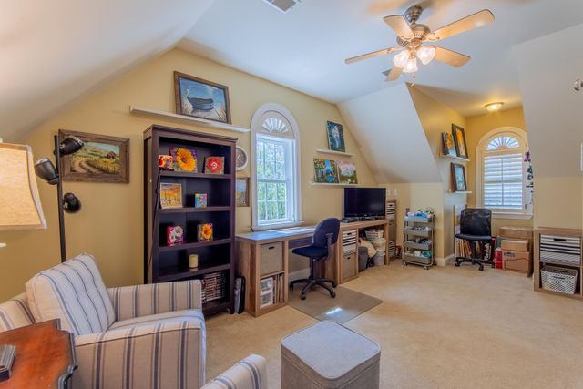 1240 POINT GRAND DR, Savannah, TN 38372