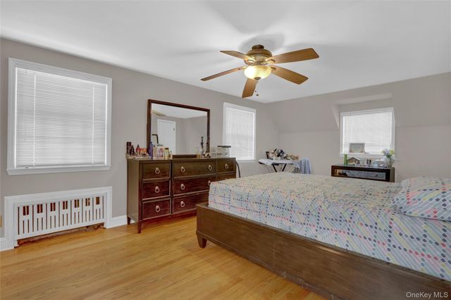 121 6th Street, Hicksville, NY 11801