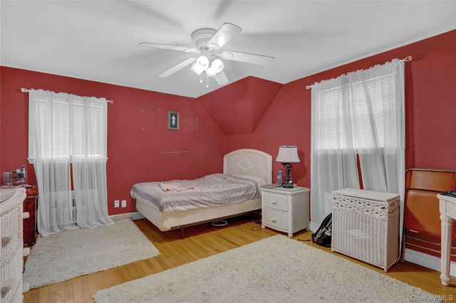 121 6th Street, Hicksville, NY 11801