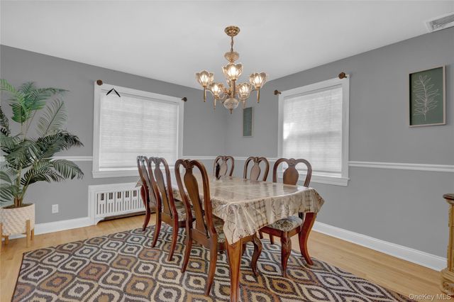 121 6th Street, Hicksville, NY 11801