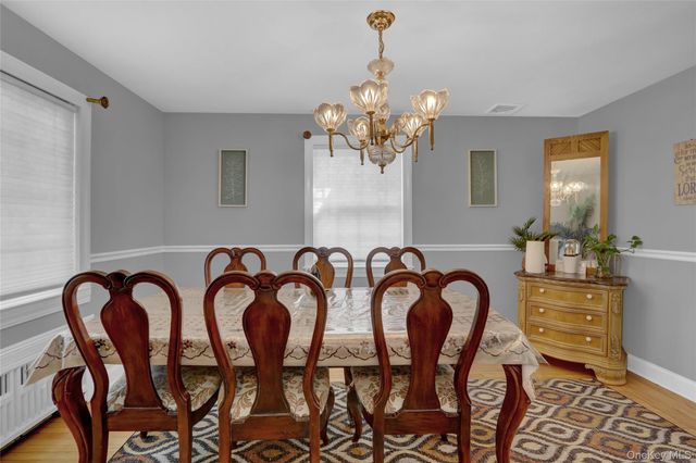 121 6th Street, Hicksville, NY 11801