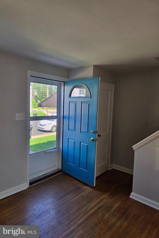 24 WINDSOR LN, CLIFTON HEIGHTS, PA 19018 — photo 2