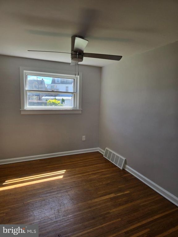 24 WINDSOR LN, CLIFTON HEIGHTS, PA 19018 — photo 4