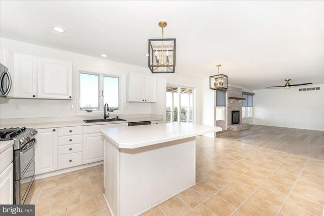 6414 WHISTLING WIND WAY, Mount Airy, MD 21771