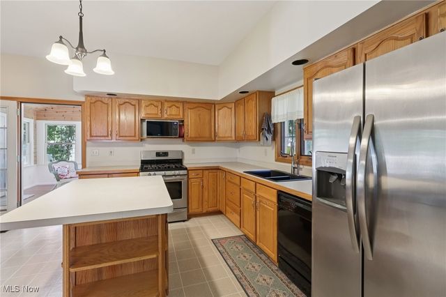 406 Ivanhoe Avenue, Wadsworth, OH 44281