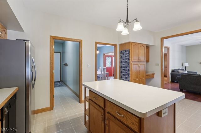 406 Ivanhoe Avenue, Wadsworth, OH 44281