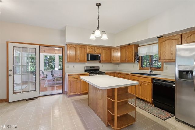 406 Ivanhoe Avenue, Wadsworth, OH 44281