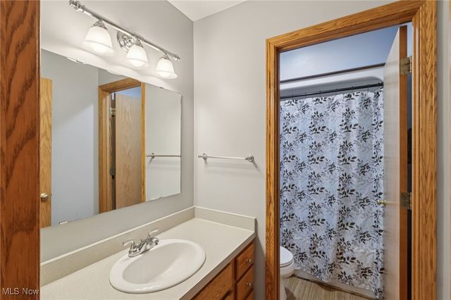 406 Ivanhoe Avenue, Wadsworth, OH 44281