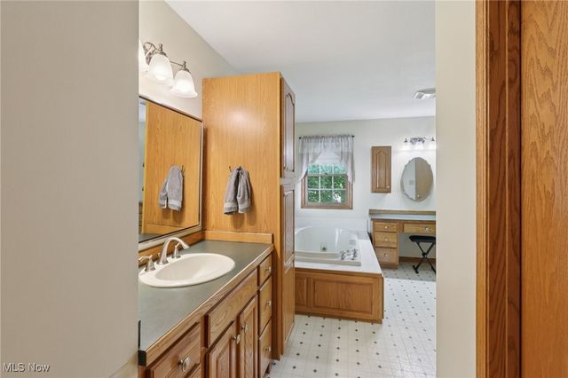 406 Ivanhoe Avenue, Wadsworth, OH 44281